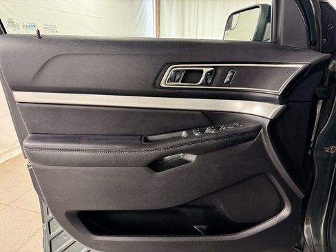 Used 2016 Ford Explorer XLT w/ Equipment Group 202A image 15