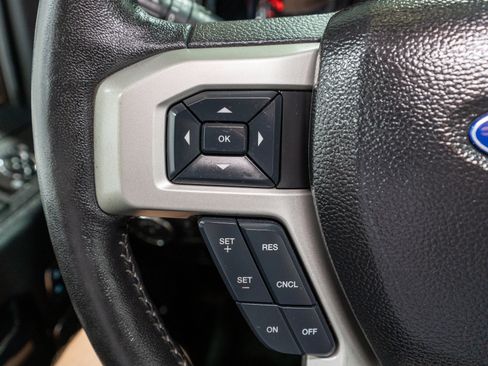 Used 2018 Ford F250 Lariat w/ Lariat Ultimate Package AWD/4WD image 32