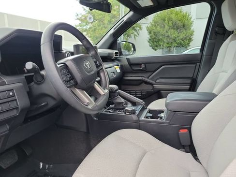 Used 2025 Toyota 4Runner SR5 AWD/4WD image 20