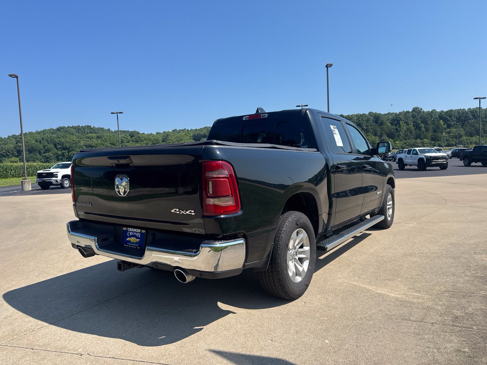 Used 2023 RAM 1500 Laramie AWD/4WD image 4