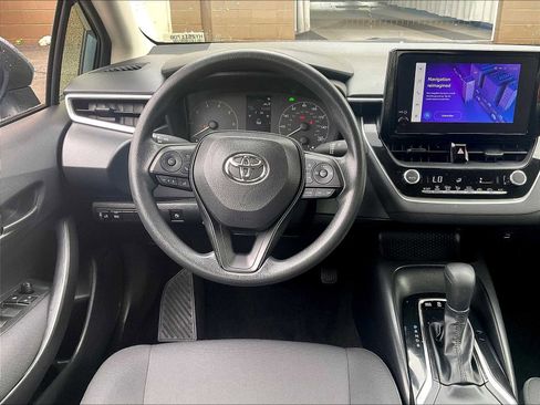 Used 2023 Toyota Corolla LE image 17