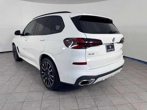 Certified 2024 BMW X5 sDrive40i w/ M Sport Package image 3