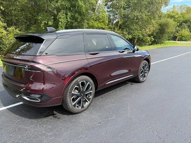 Used 2024 Lincoln Nautilus Reserve AWD/4WD image 11
