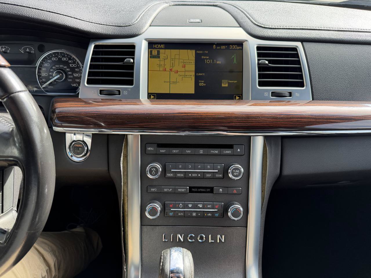 Used 2009 Lincoln MKS AWD image 32