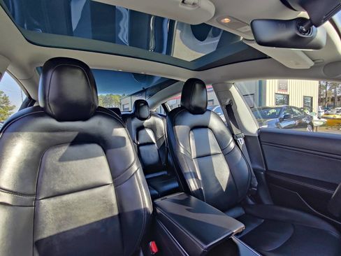 Used 2018 Tesla Model 3 Long Range image 9