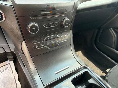 Used 2020 Ford Edge SE FWD image 24