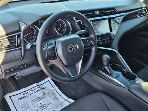 Used 2019 Toyota Camry LE FWD image 10