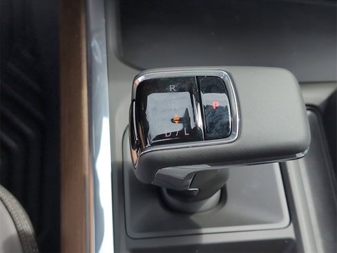 New 2026 Chevrolet Silverado 1500 High Country w/ LPO, Dark Essentials Package image 18