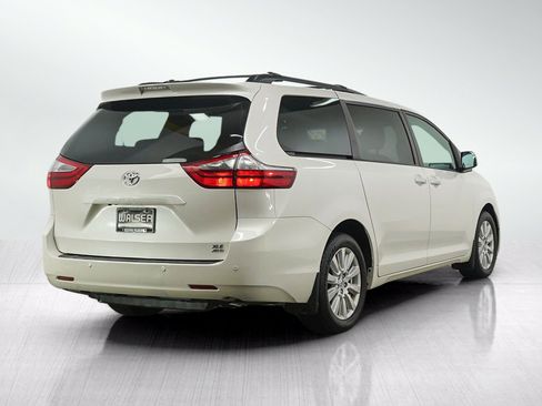 Used 2017 Toyota Sienna XLE w/ XLE Navigation Package AWD/4WD image 5