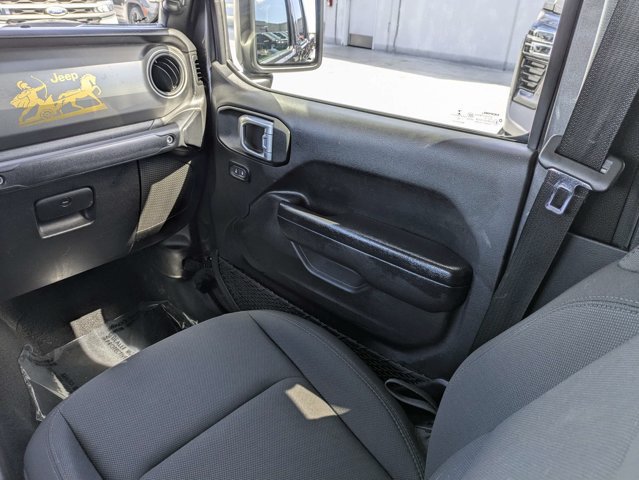 Used 2022 Jeep Gladiator Sport AWD/4WD image 17