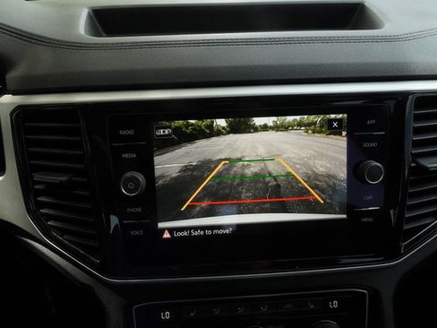Used 2022 Volkswagen Atlas SE FWD image 17