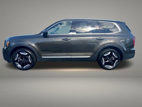 Used 2025 Kia Telluride S FWD image 2