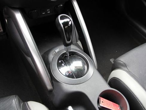 Used 2017 Hyundai Veloster Turbo image 23