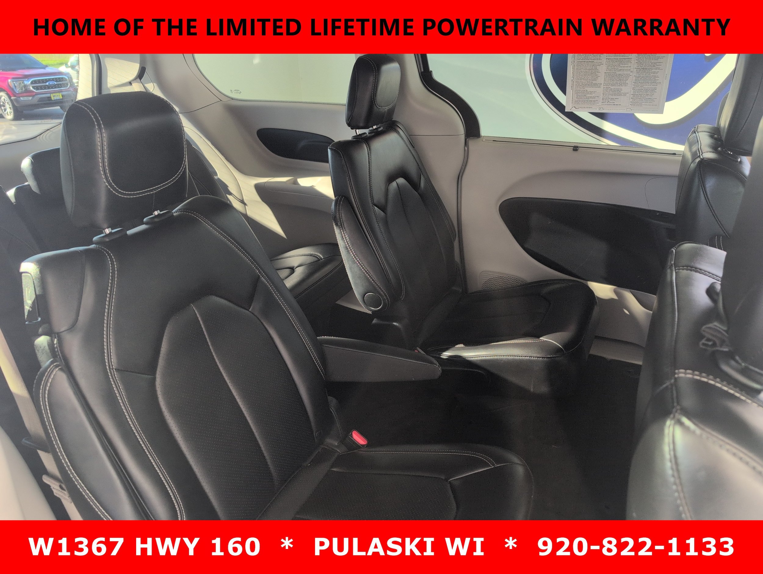 Used 2024 Chrysler Pacifica Touring-L FWD image 4