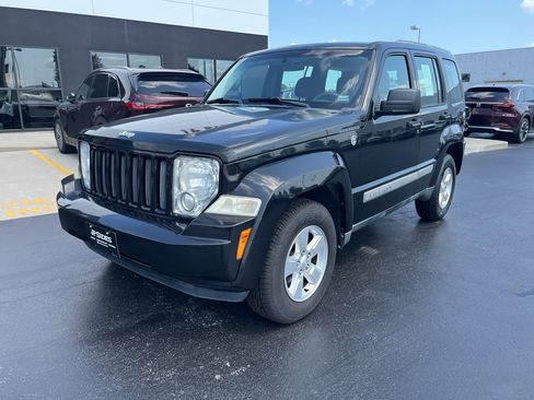 Used 2012 Jeep Liberty Sport AWD/4WD image 4