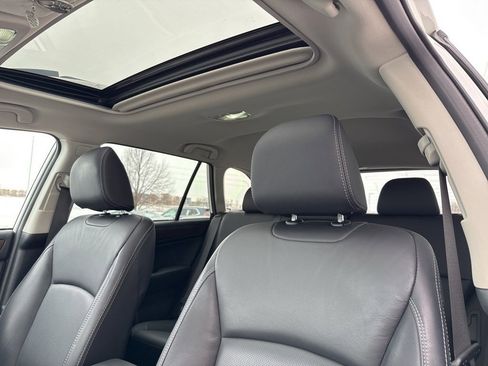 Used 2018 Subaru Outback 3.6R Limited image 12