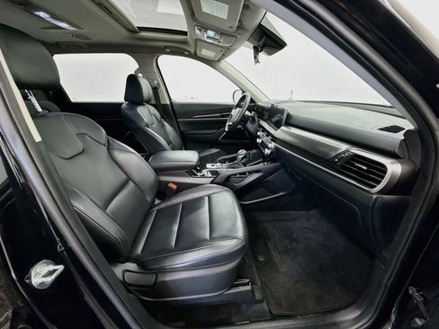 Used 2025 Kia Telluride S FWD image 32