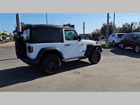 Used 2023 Jeep Wrangler Sport image 33