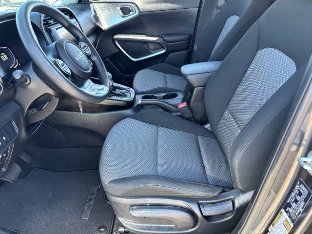 Used 2023 Kia Soul LX w/ Option Group 015 FWD image 19