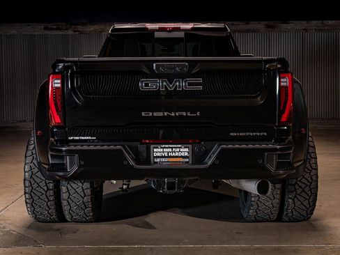 Used 2024 GMC Sierra 3500 Denali Ultimate image 8