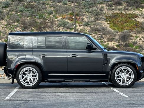 Used 2025 Land Rover Defender 110 V8 image 6