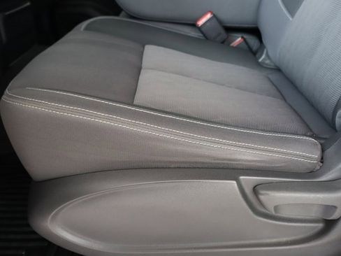 Used 2023 Nissan Titan SV image 13