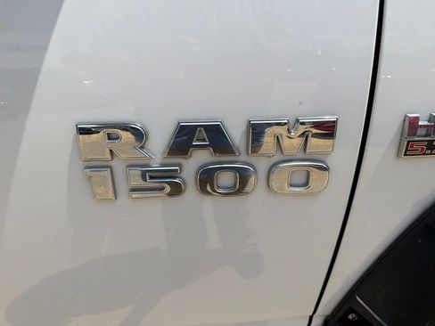 Used 2017 RAM 1500 Express AWD/4WD image 10