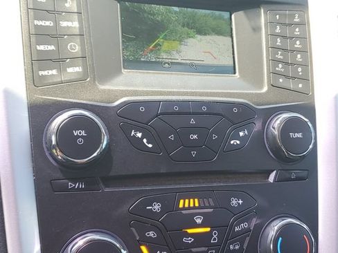 Used 2015 Ford Fusion SE FWD image 16