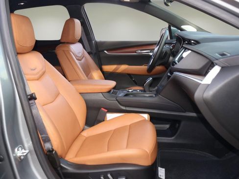 New 2025 Cadillac XT5 Premium Luxury image 18