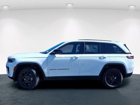 New 2026 Jeep Grand Cherokee 4WD image 5