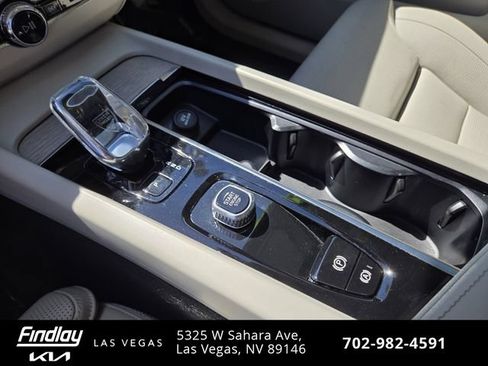 Used 2023 Volvo XC60 B5 Ultimate w/ Protection Package Premier FWD image 26