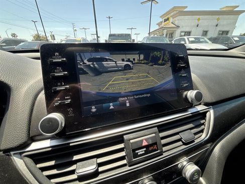 Used 2022 Honda Accord Sport image 32