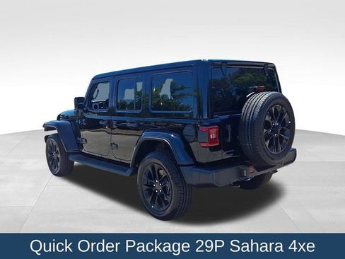 Used 2025 Jeep Wrangler Unlimited Sahara AWD/4WD image 5