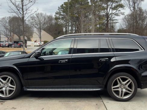 Used 2014 Mercedes-Benz GL 550 4MATIC image 4