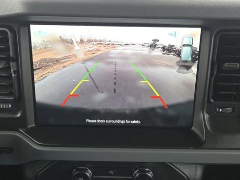 Used 2023 Ford Bronco Everglades image 28