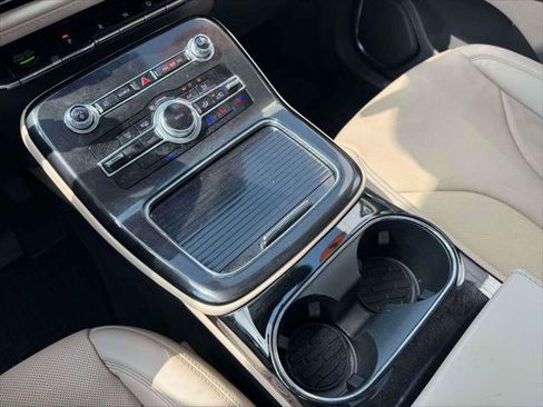 Used 2022 Lincoln Nautilus Reserve AWD/4WD image 33