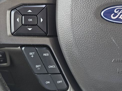 Used 2020 Ford Expedition XLT w/ Equipment Group 202A RWD image 21