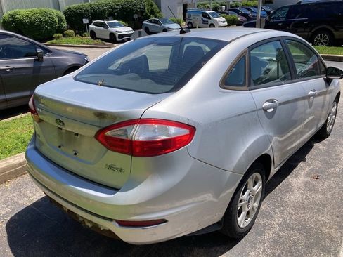 Used 2014 Ford Fiesta SE FWD image 6