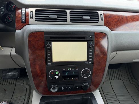 Used 2011 Chevrolet Avalanche LT AWD/4WD image 23