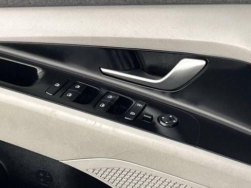 Used 2021 Hyundai Elantra Limited FWD image 20