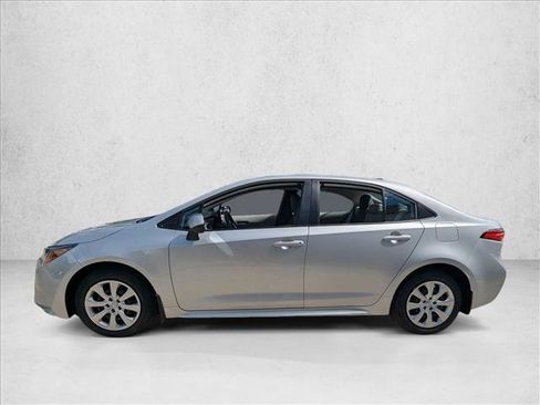 Used 2026 Toyota Corolla LE FWD image 5