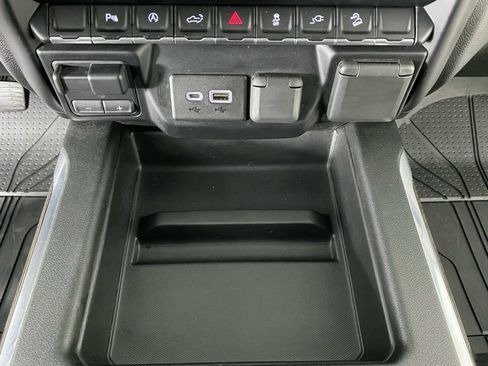 Used 2019 Chevrolet Silverado 1500 LT Trail Boss AWD/4WD image 28