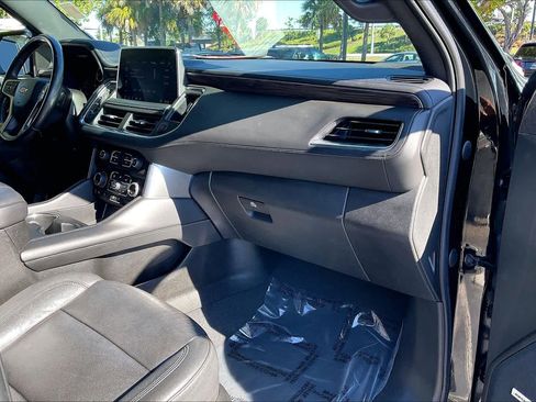 Used 2021 Chevrolet Suburban LT image 15