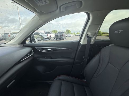 Used 2023 Buick Envision Essence w/ Sport Touring Package AWD/4WD image 15