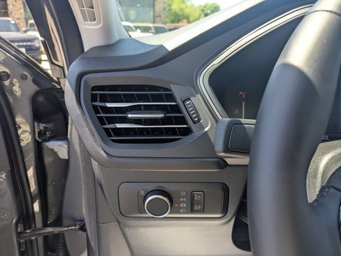 Used 2025 Ford Escape Active w/ Cold Weather Package AWD/4WD image 16