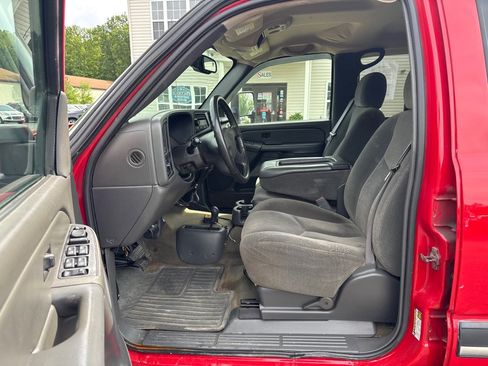 Used 2005 Chevrolet Silverado 2500 LS AWD/4WD image 10