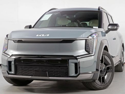 Used 2024 Kia EV9 GT-Line image 3