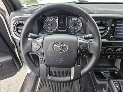 Used 2021 Toyota Tacoma TRD Off-Road w/ TRD Premium Off Road Package AWD/4WD image 24