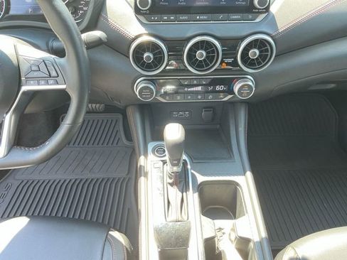 Used 2023 Nissan Sentra SR w/ SR Premium Package FWD image 12