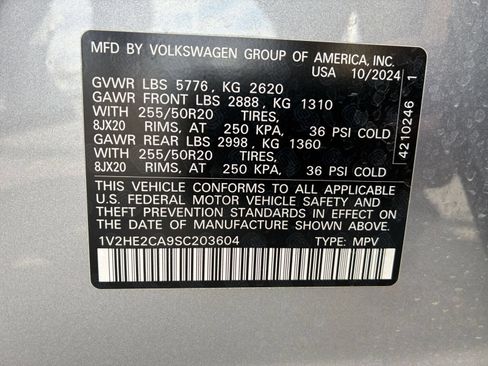 Used 2025 Volkswagen Atlas Cross Sport SE AWD/4WD image 31